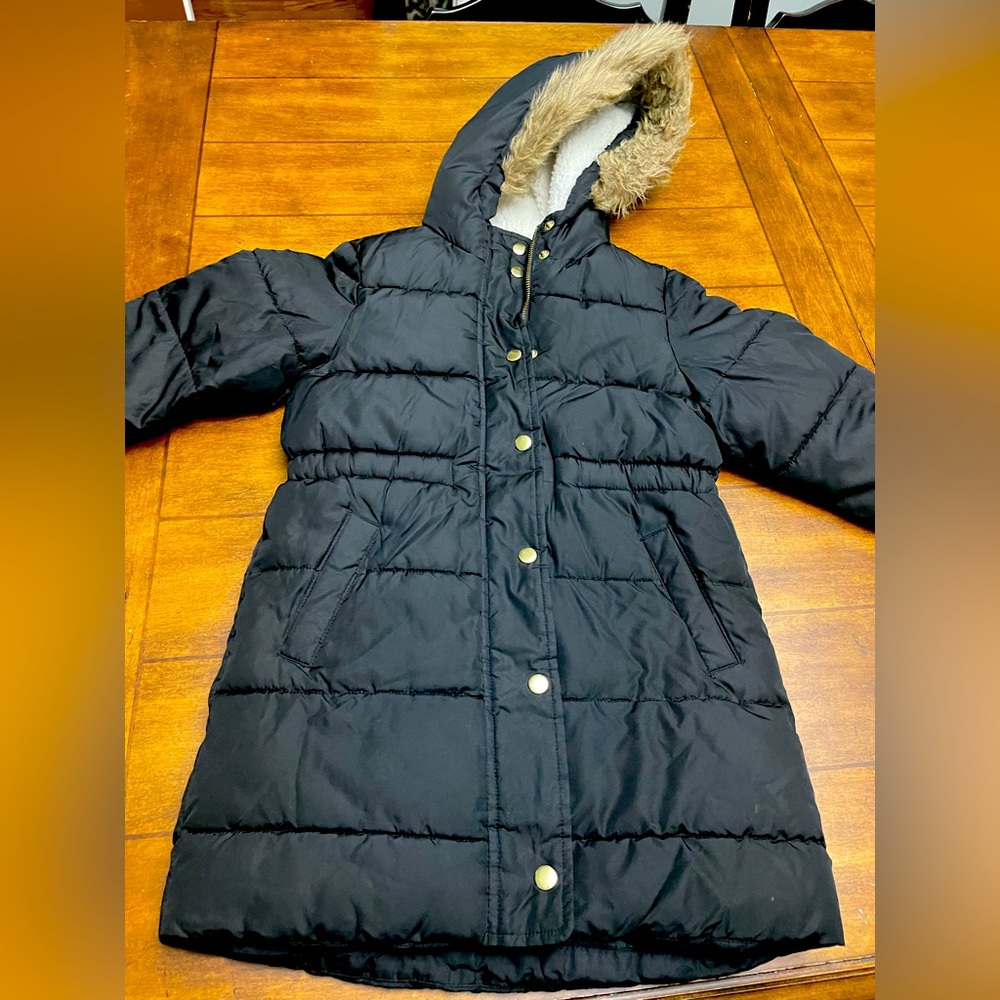 Old Navy Girls Black Parka Puffer Long Jacket. Medium size 8 EUC smoke free